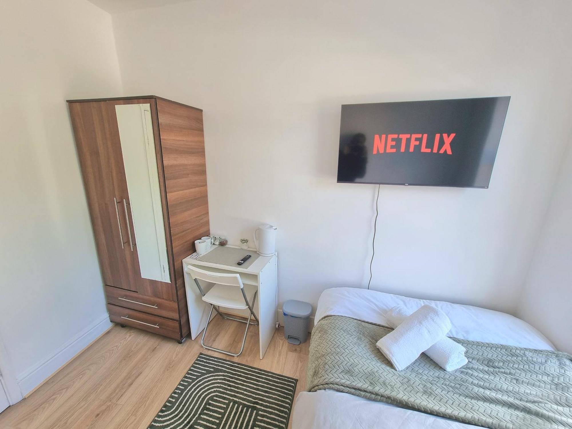 Easy Rooms, London Luton Airport -24 Hour Check-In Buitenkant foto