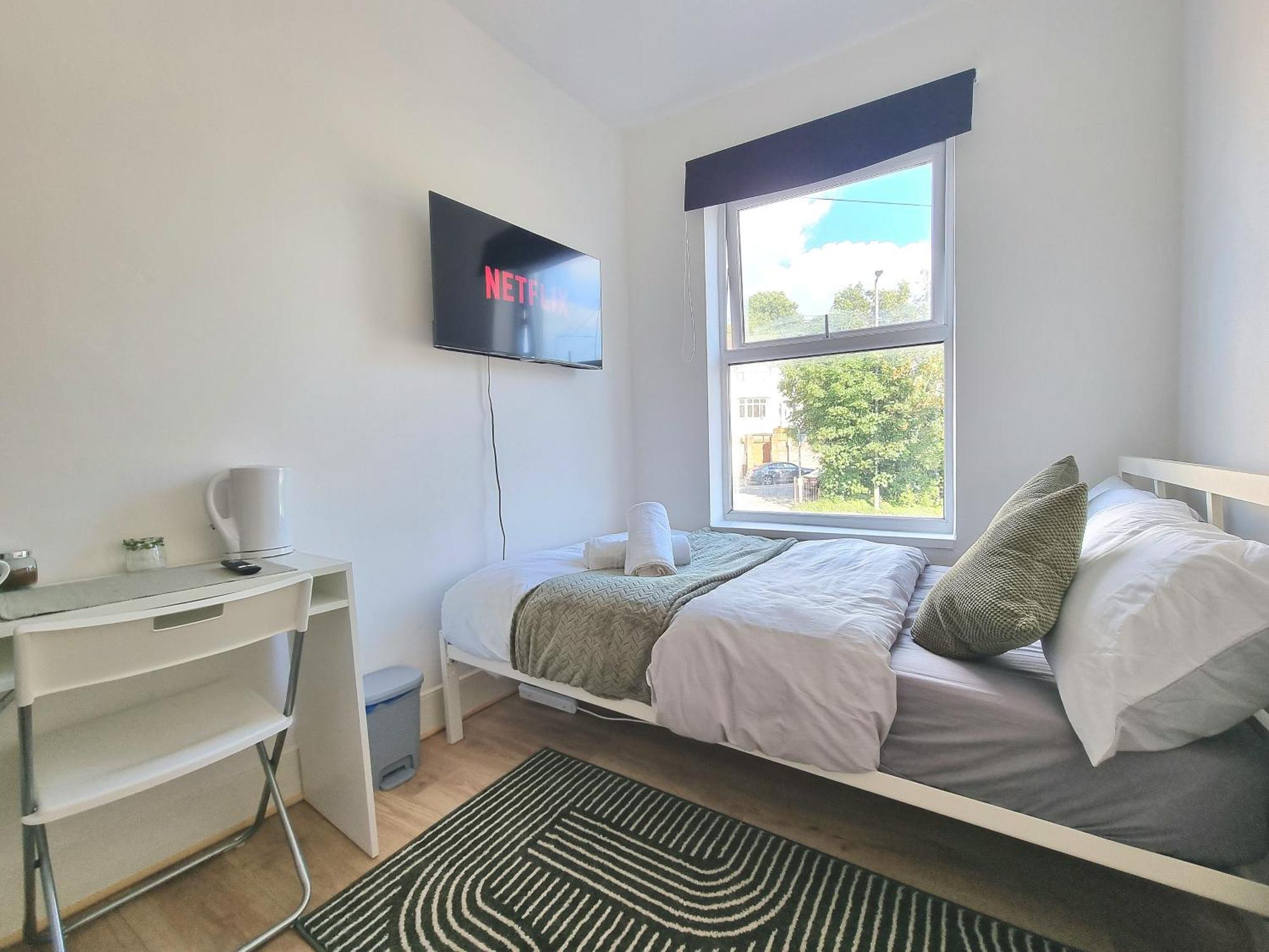 Easy Rooms, London Luton Airport -24 Hour Check-In Buitenkant foto